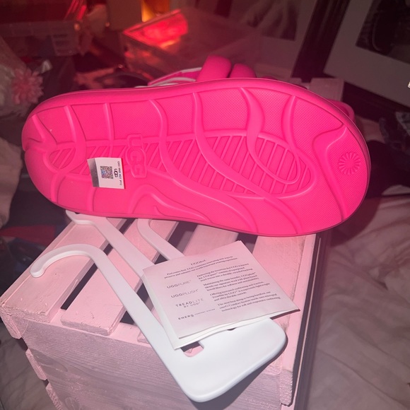 Ugg Sport Yeah - Picture 2 of 3